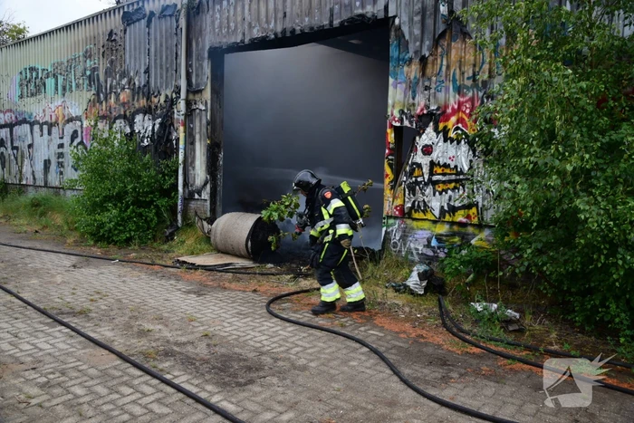 NL-Alert voor enorme rookontwikkeling bij brand in loods