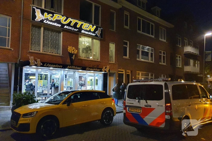 Man overvalt cafetaria met pistool