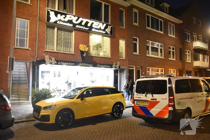 Man overvalt cafetaria met pistool