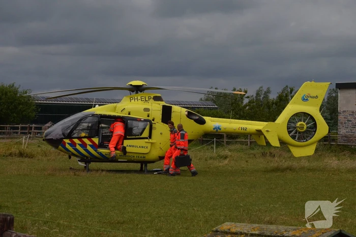 Twee gewonden bij ernstig frontale crash