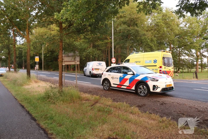 Personenauto knalt op bestelbus