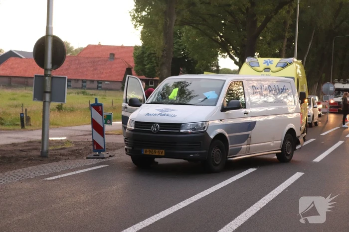 Personenauto knalt op bestelbus