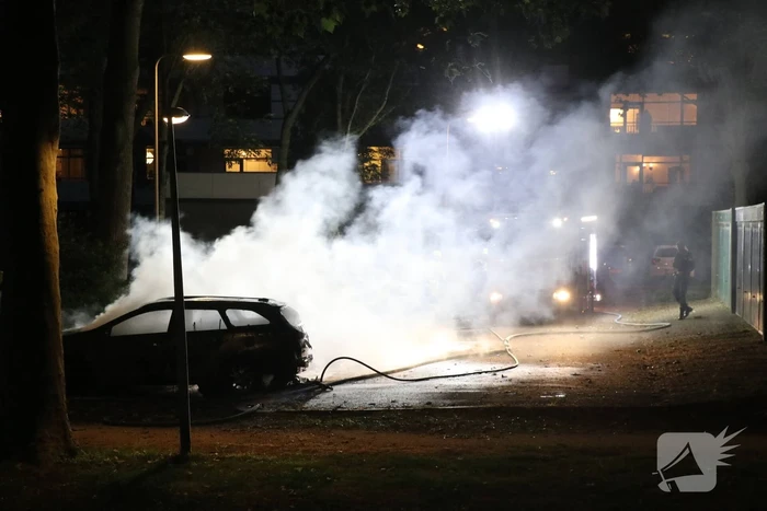 Auto verwoest door brand