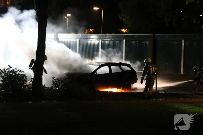Auto verwoest door brand