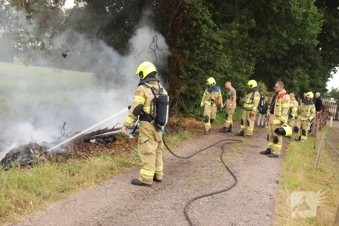 Veel rook bij bermbrand