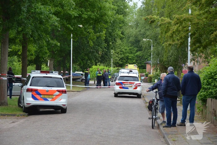 Straat afgezet na steekpartij, persoon overleden