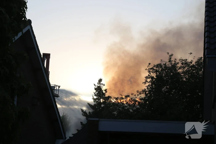 Uitslaande brand legt schuur in as