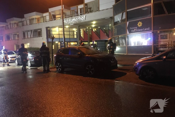 Interieur geparkeerde auto zwaar beschadigd bij brandstichting