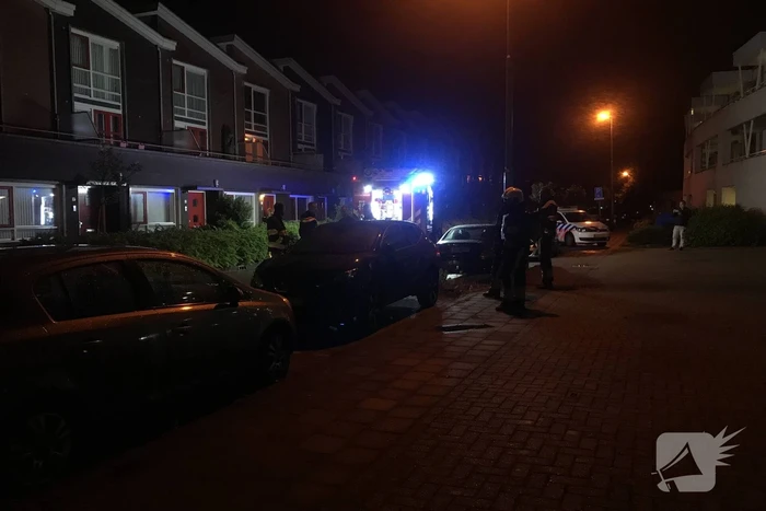 Interieur geparkeerde auto zwaar beschadigd bij brandstichting
