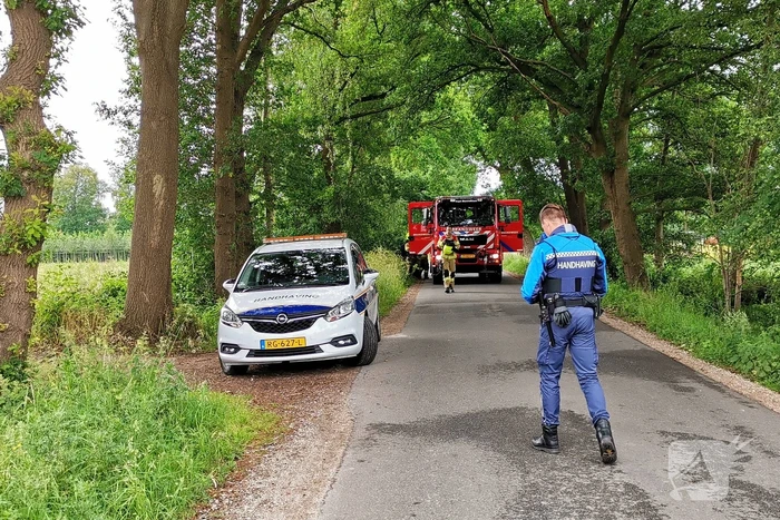 Vaten aangetroffen in berm in buitengebied