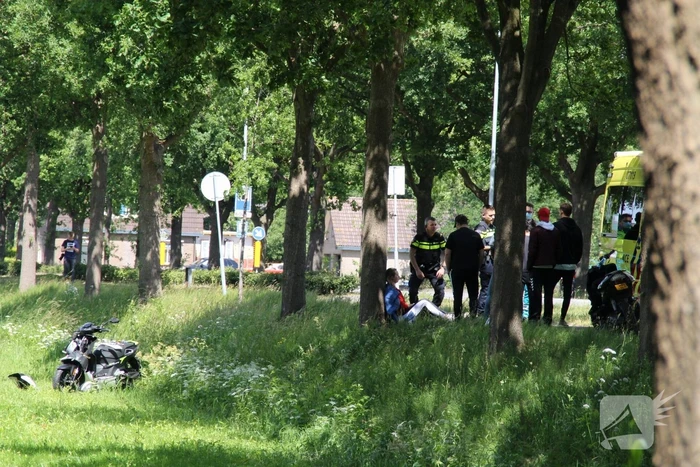 Twee gewonden na eenzijdig ongeval met scooter