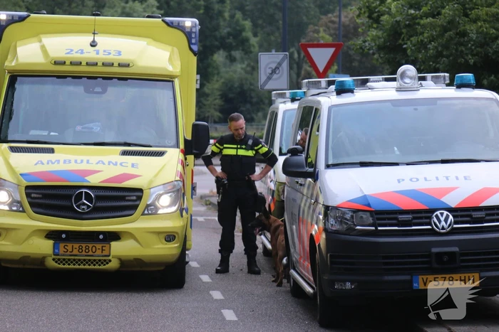 Bewoner laat brandweer niet binnen bij brand
