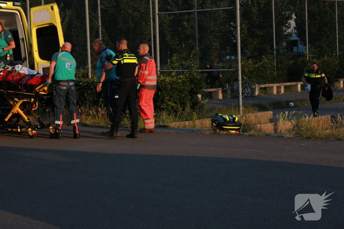 Persoon zwaargewond na incident op speelveld