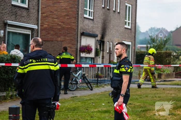 Katten gered bij brand in schuur en woning