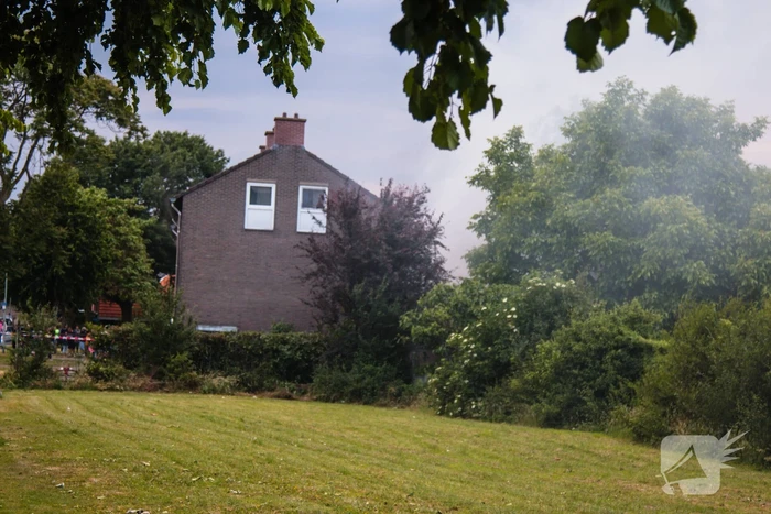 Katten gered bij brand in schuur en woning