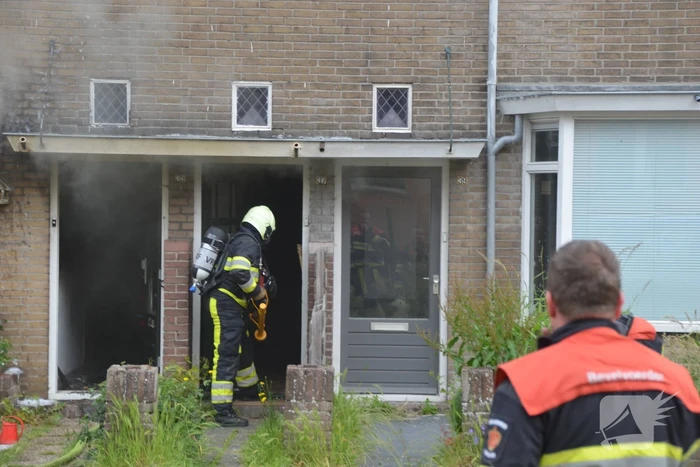 Veel rook bij brand in woning