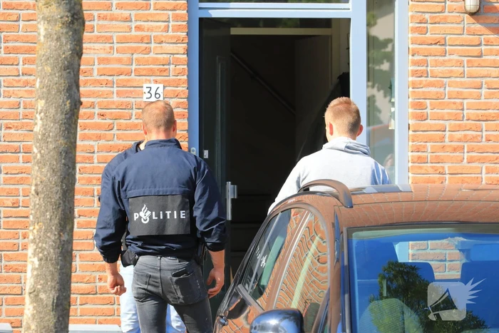 Meerdere personen aangehouden bij inval in woning door arrestatieteam
