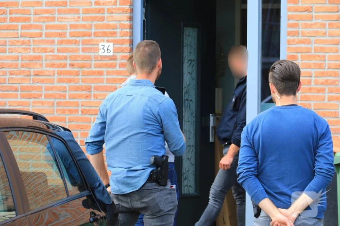 Meerdere personen aangehouden bij inval in woning door arrestatieteam