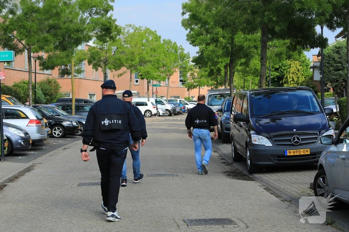 Meerdere personen aangehouden bij inval in woning door arrestatieteam