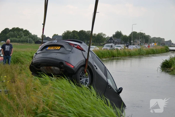 Bestuurder verliest macht over het stuur En eindigt in sloot