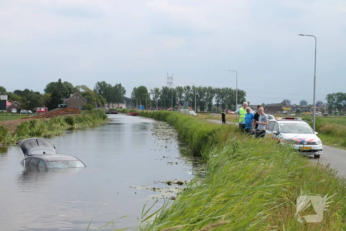 Bestuurder verliest macht over het stuur En eindigt in sloot