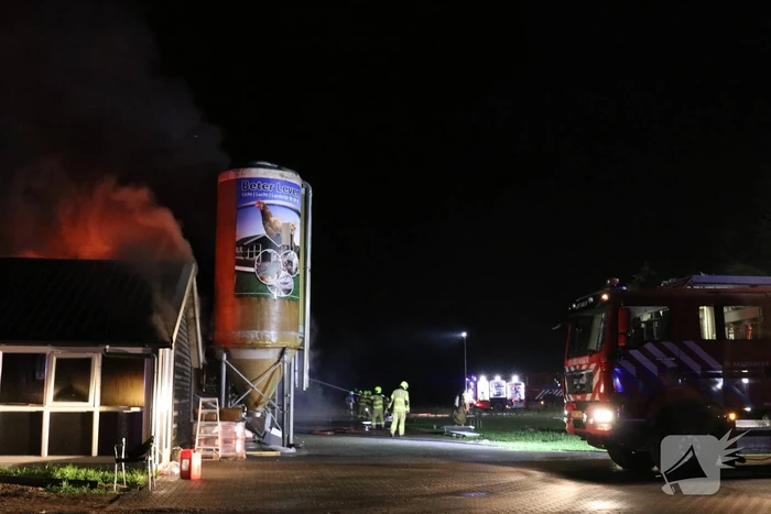 Grote uitslaande brand in meerdere schuren