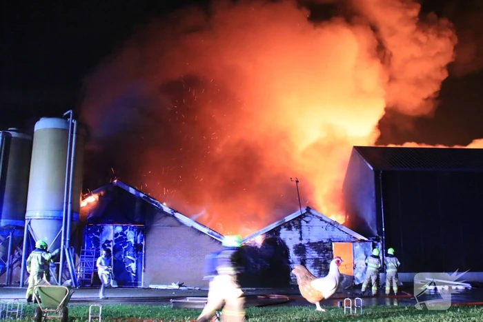 Grote uitslaande brand in meerdere schuren