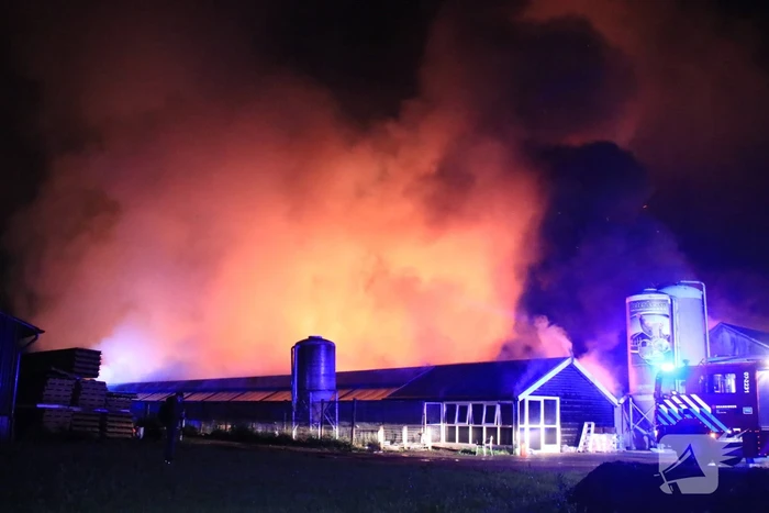 Grote uitslaande brand in meerdere schuren