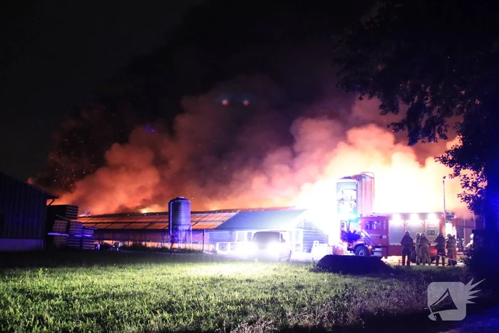 Grote uitslaande brand in meerdere schuren