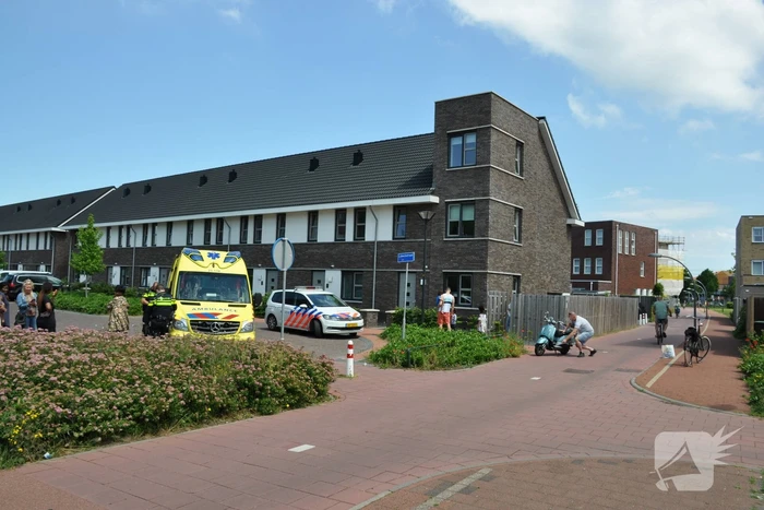 Fietsster aangereden door scooter