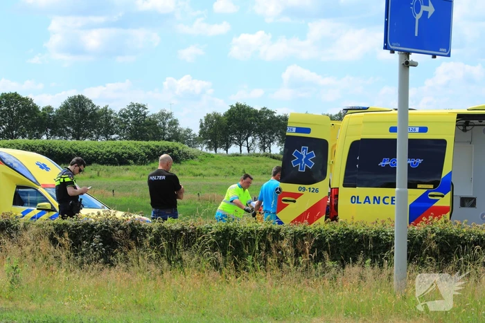 Persoon zwaargewond bij ongeval met motor