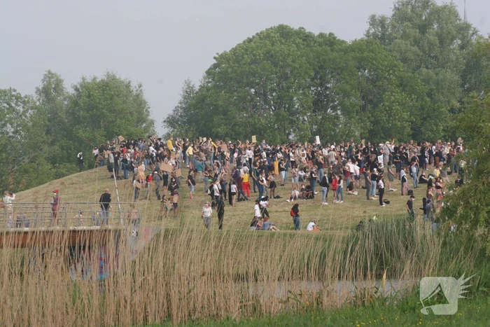 Ingangen afgesloten en aanhouding bij demonstratie Black Lives Matters op De Bult