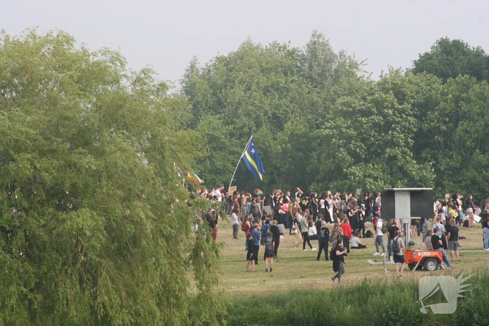 Ingangen afgesloten en aanhouding bij demonstratie Black Lives Matters op De Bult