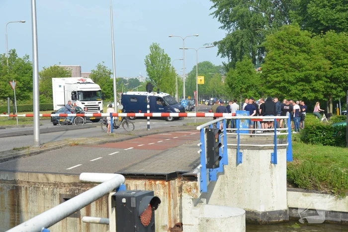 Ingangen afgesloten en aanhouding bij demonstratie Black Lives Matters op De Bult