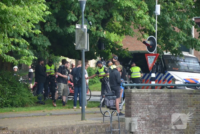Ingangen afgesloten en aanhouding bij demonstratie Black Lives Matters op De Bult