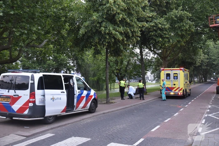 Omstanders redden dronken man uit het water