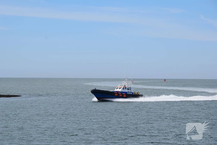 KNRM haalt gewonde van vissersboot