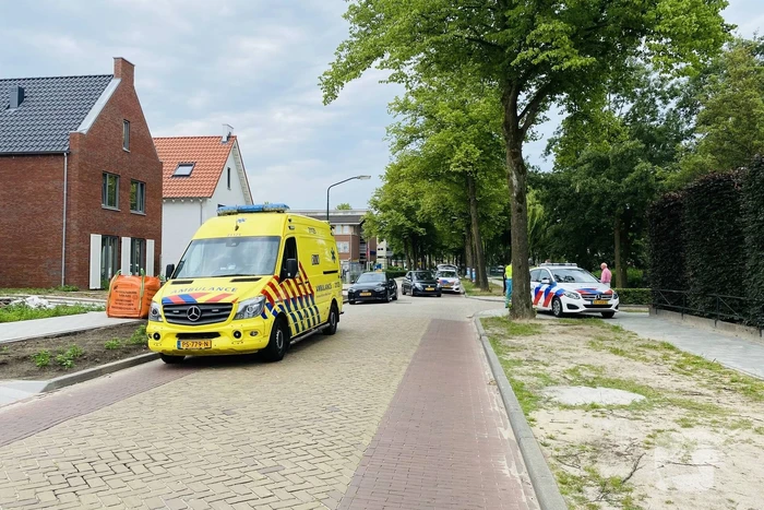 Kind op fiets aangereden door auto