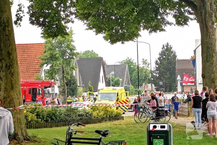 Zwaar gewonde bij heftige brand in woning