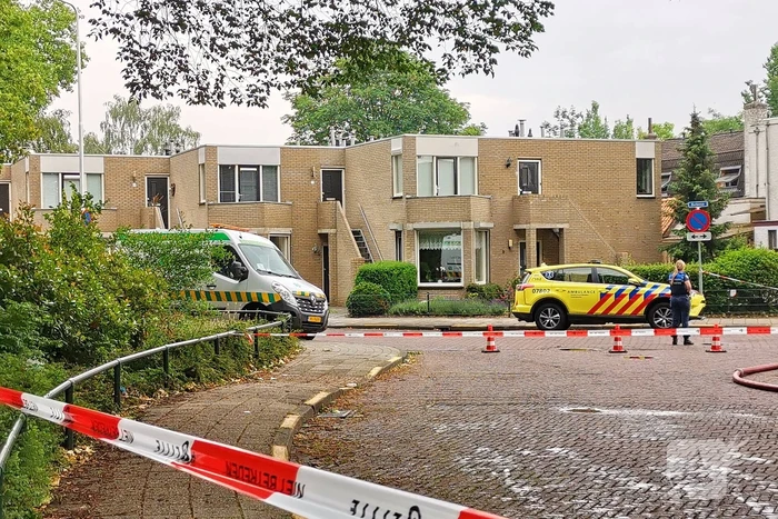 Zwaar gewonde bij heftige brand in woning