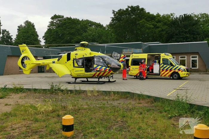 Zwaar gewonde bij heftige brand in woning
