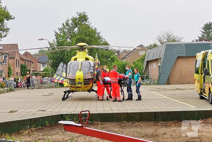Zwaar gewonde bij heftige brand in woning