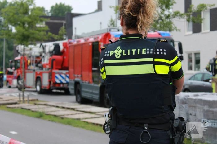 Woning beschadigd na verwoestende autobrand