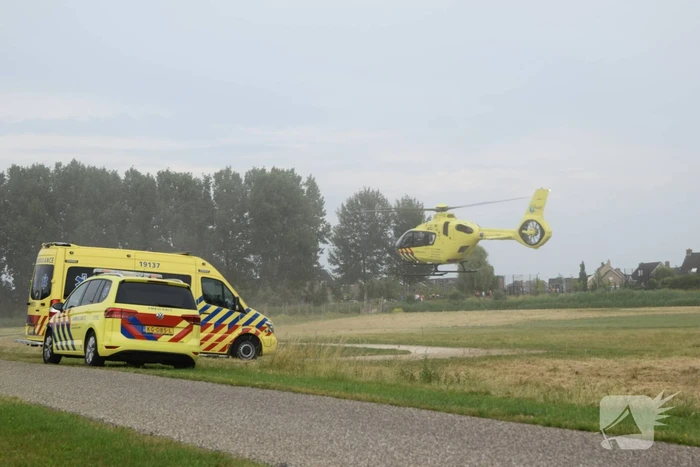 Overstekende voetganger geschept door auto