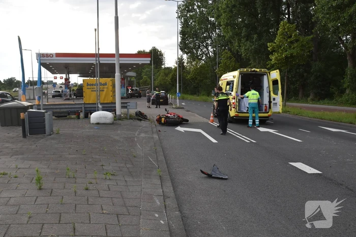 Motorrijder gewond na botsing met auto