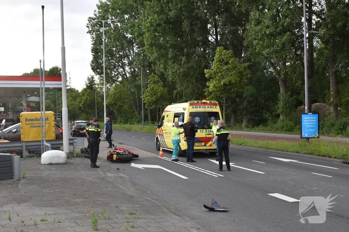 Motorrijder gewond na botsing met auto