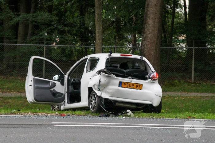 Flinke schade na kop-staart botsing