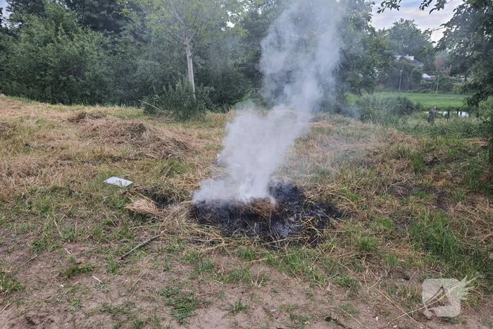 Kampvuur geblust door buurtbewoners