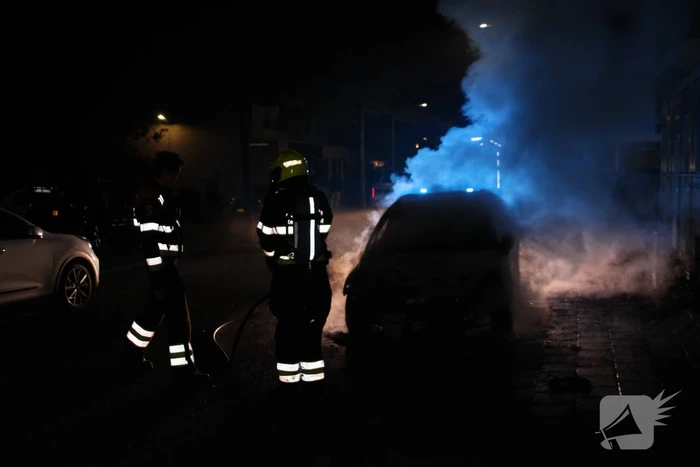 Personenauto verwoest na brand