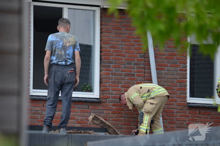Brand in spouwmuur snel onder controle